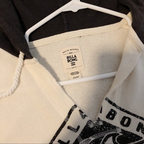 V-neck hoodie - Picture 2 of 5